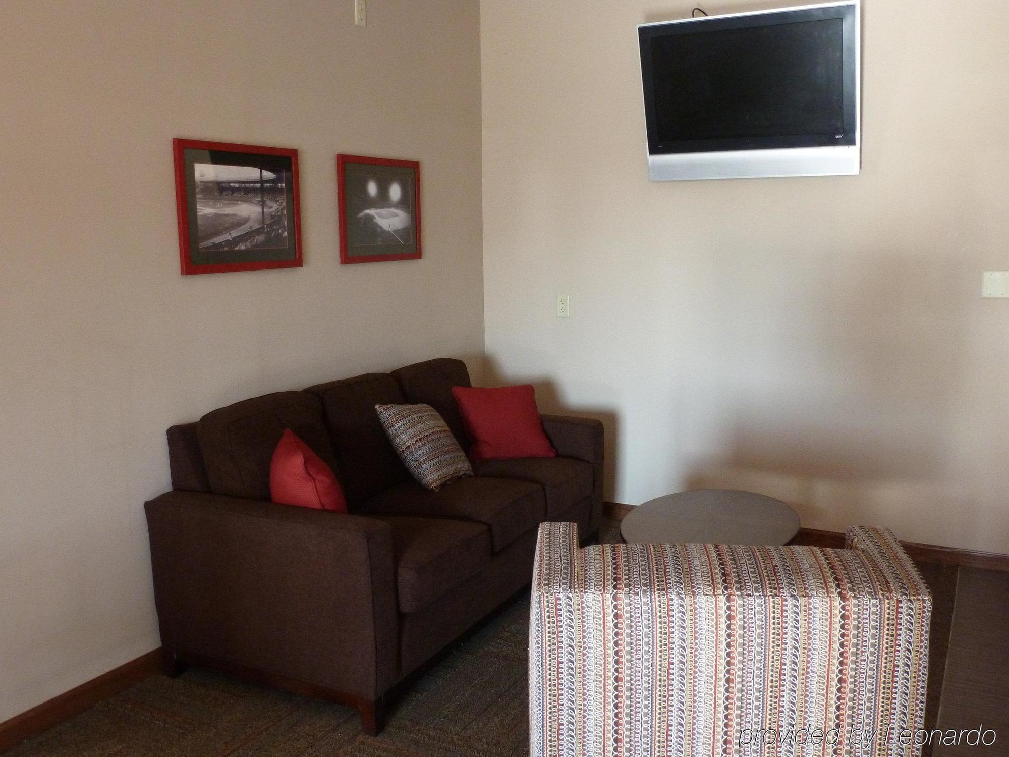 Holiday Inn Express & Suites Evansville North By Ihg Warrenton Quarto foto