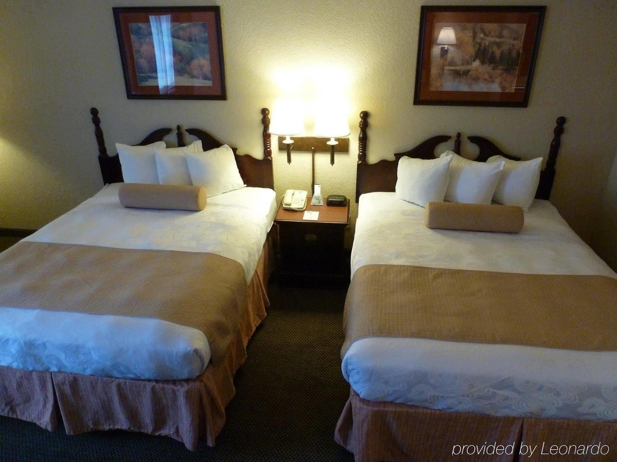 Holiday Inn Express & Suites Evansville North By Ihg Warrenton Quarto foto